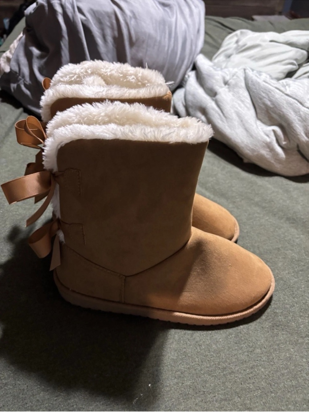Northside Tan Winter Boots with Cream Faux Fur and Bow Detail